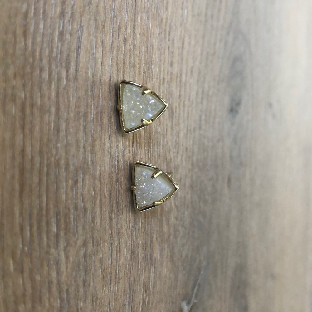 Kendra Scott Stud Earrings / Gold w White Drusy